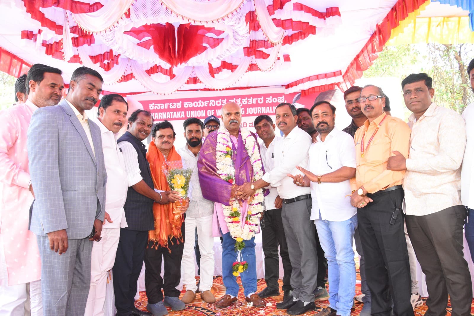 Felicitation by KUWJ Association Chairman